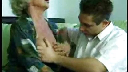 Perempuan bokep mom son jepang dan gadis muda dengan kacamata sialan hook